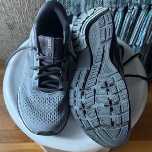 Brooks Gray and Black Men's Sneakers